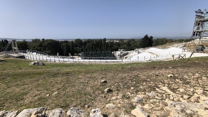 Syracuse vue du haut du théâtre grec